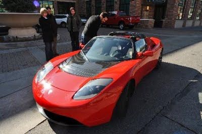 Quieres un Tesla roadster, ahora con 27,000 euros de descuento