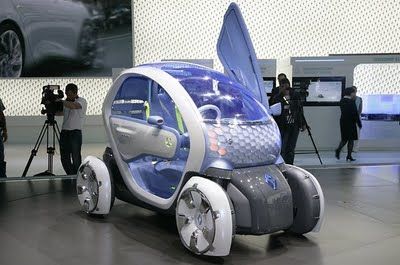 Renault presenta el primero de sus cuatro modelos eléctricos, el Twizy