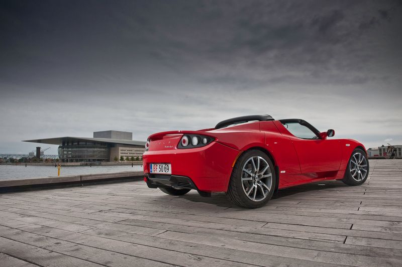 Tesla lanzará un nuevo Roadster en 2014