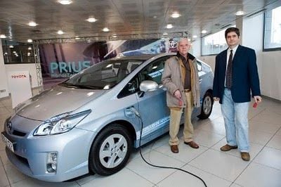 Toyota España entrega los primeros Prius enchufables a particulares