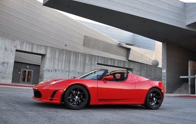 El Tesla Roadster tendrá una subvención de casi 30.000 euros en Japón