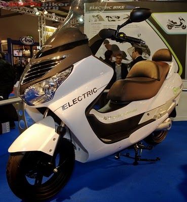 Hyosung presenta sus scooters eléctricos: GEM 2.0 y 4.0