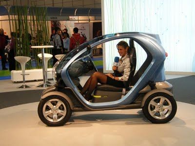 El Twizy costará unos 5.000 euros y estará a la venta durante el 2011