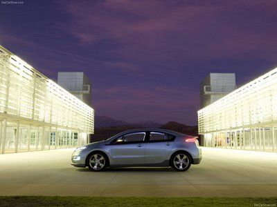 Los coches eléctricos e híbridos enchufables tendrán un sobrecoste de más 7,000 euros al menos durante 20 años