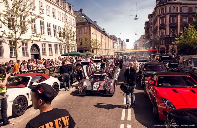 La Gumball 3000 acoge al Tesla Model S y al Roadster