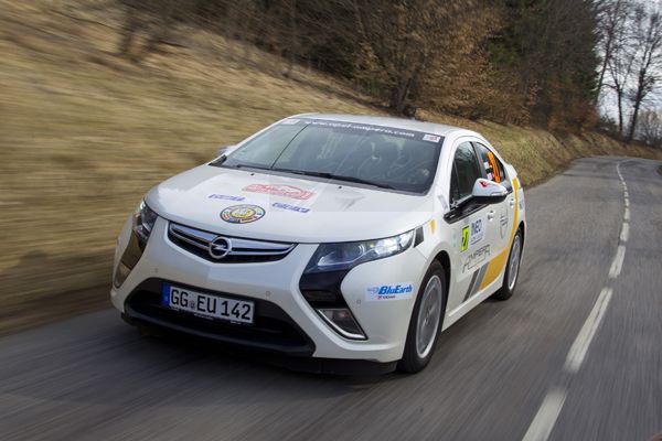 El Opel Ampera gana el Rally de Montecarlo de las nuevas energías