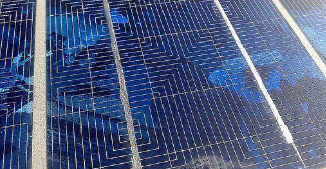 Una placa solar capaz de producir frío, calor y eléctricidad para nuestros coches eléctricos