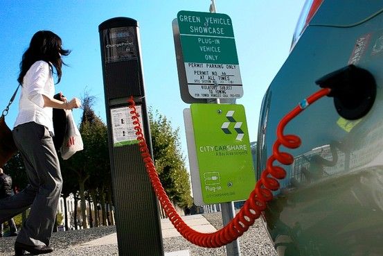 California pisa el acelerador de los coches eléctricos