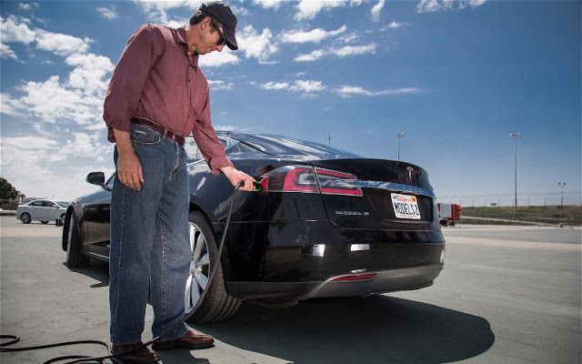 Tesla lanzarán en Japón una versión del Model S compatible con el formato CHAdeMO