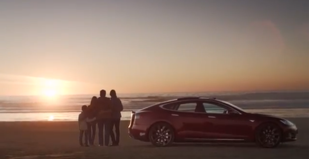 Tesla Model S, galones de luz