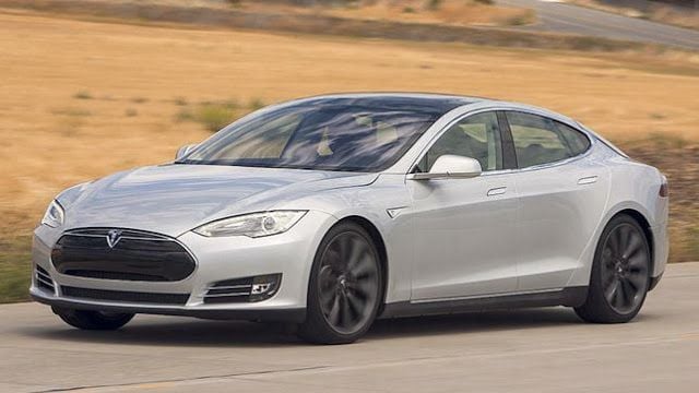 ¿Un Tesla Model S con tracción total?