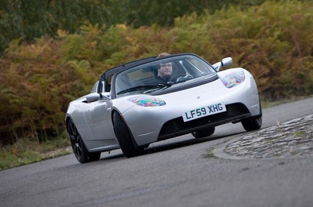 ¿Puede driftear el Tesla Roadster?