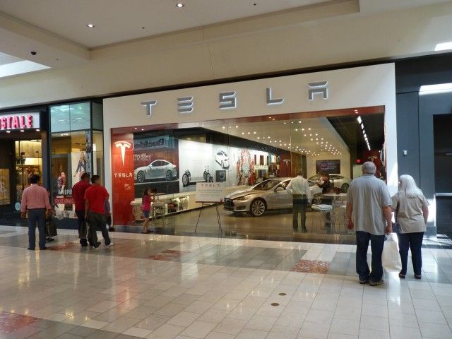 Los concesionarios americanos se revelan contra el modelo de Tesla