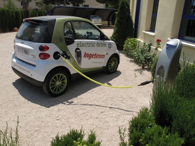 Andalucía y el País Vasco ponen en marcha programas de ayudas al coche eléctrico