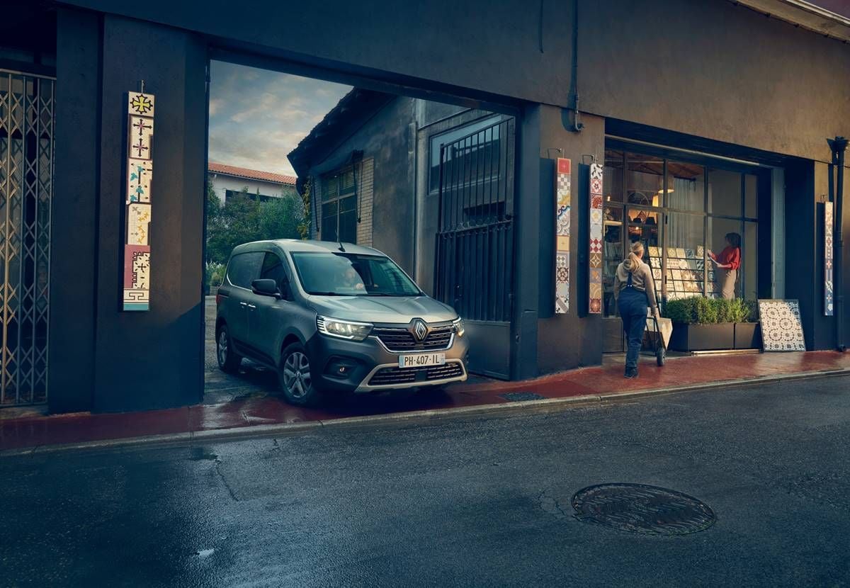 Renault actualiza el Kangoo eléctrico: más autonomía, carga rápida y hasta siete plazas