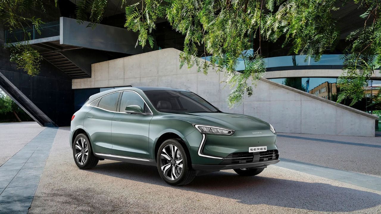 Llega el "coche TikTok": será fabricado por Seres y ofrecerá funciones basadas en la IA