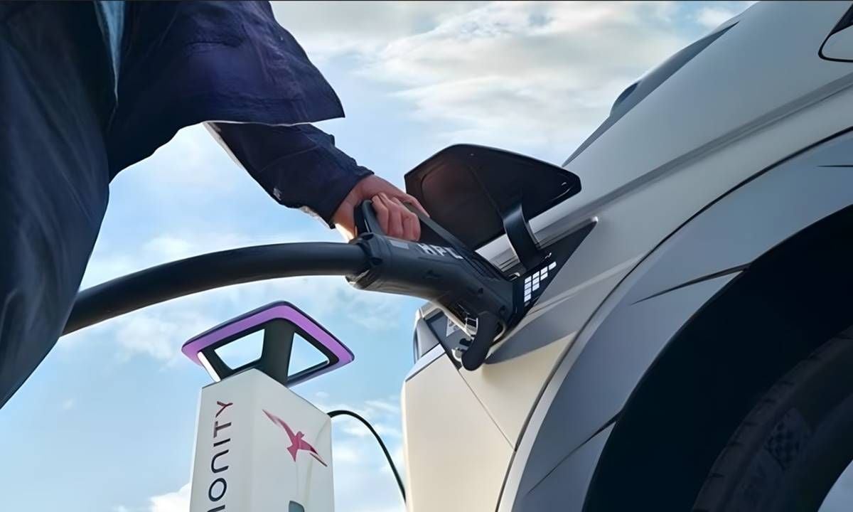 Tres coches eléctricos de 800 V que ya puedes comprar de segunda mano por unos 30.000 euros