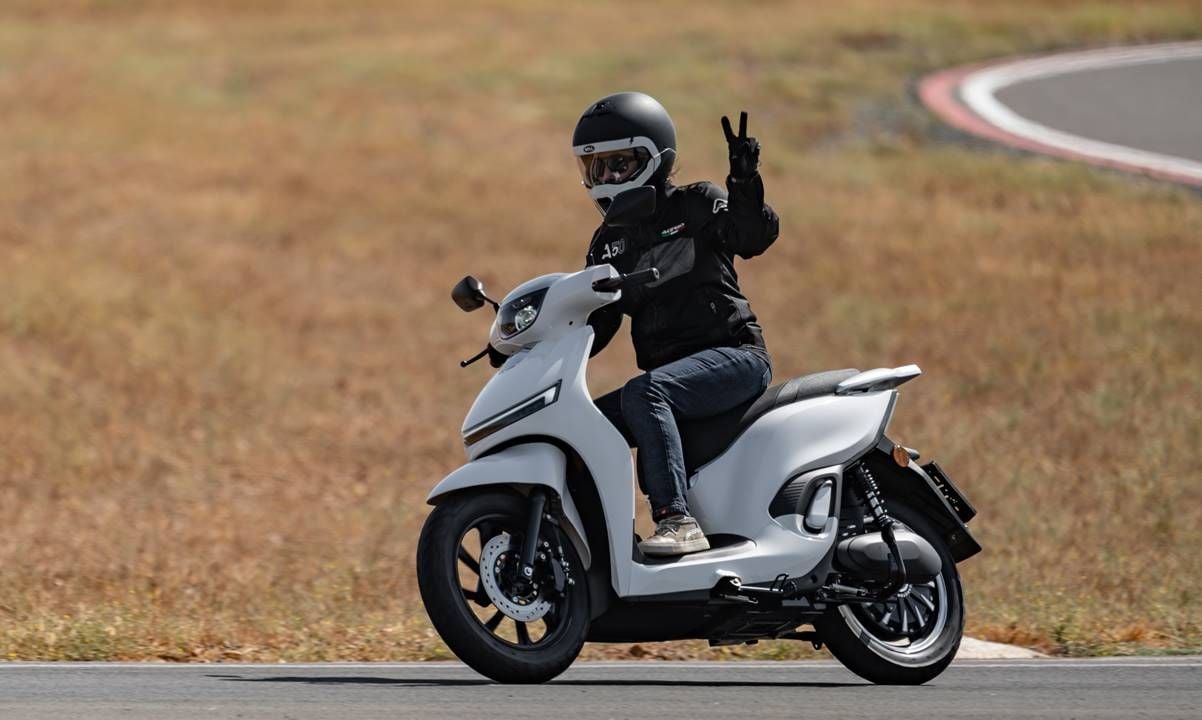 Gama EFUN 2025: scooters eléctricos con amplia autonomía y baterías CATL