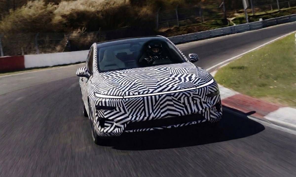 El Tesla Model Y L ya rueda por Europa y confirma su llegada con seis plazas reales