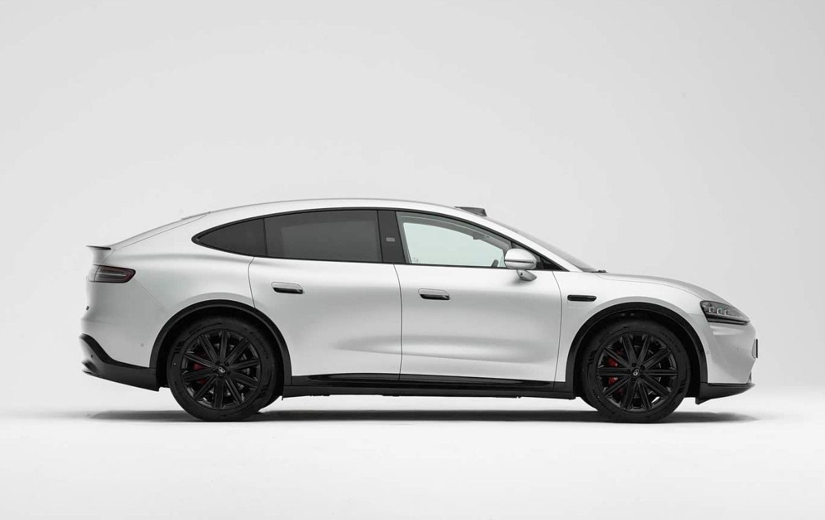 852 km de autonomía, carga en 15 minutos y cuatro LiDAR desde 34.000 euros: así es el nuevo SUV de Huawei y Chery t