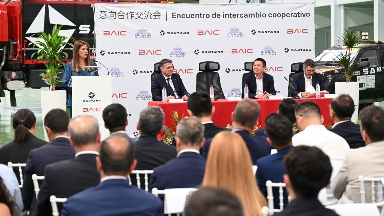 Santana firma un acuerdo con BAIC para fabricar coches eléctricos en Jaén