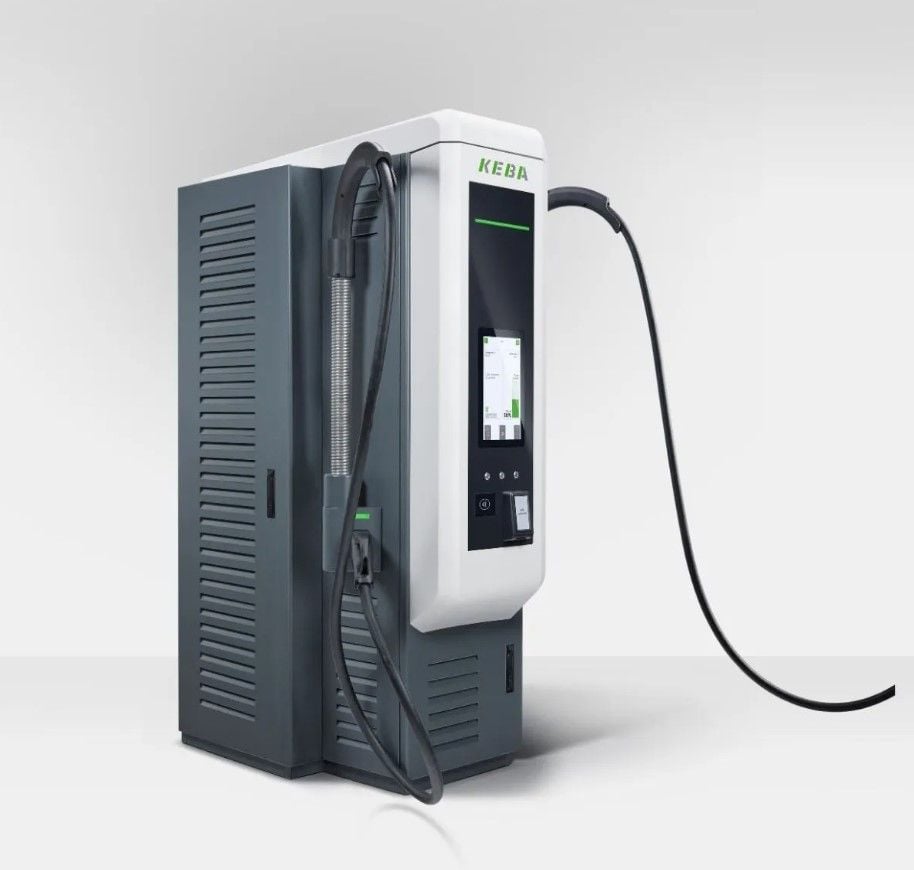 El nuevo cargador de 400 kW de KEBA quiere cambiar la carga rápida con una idea diferente