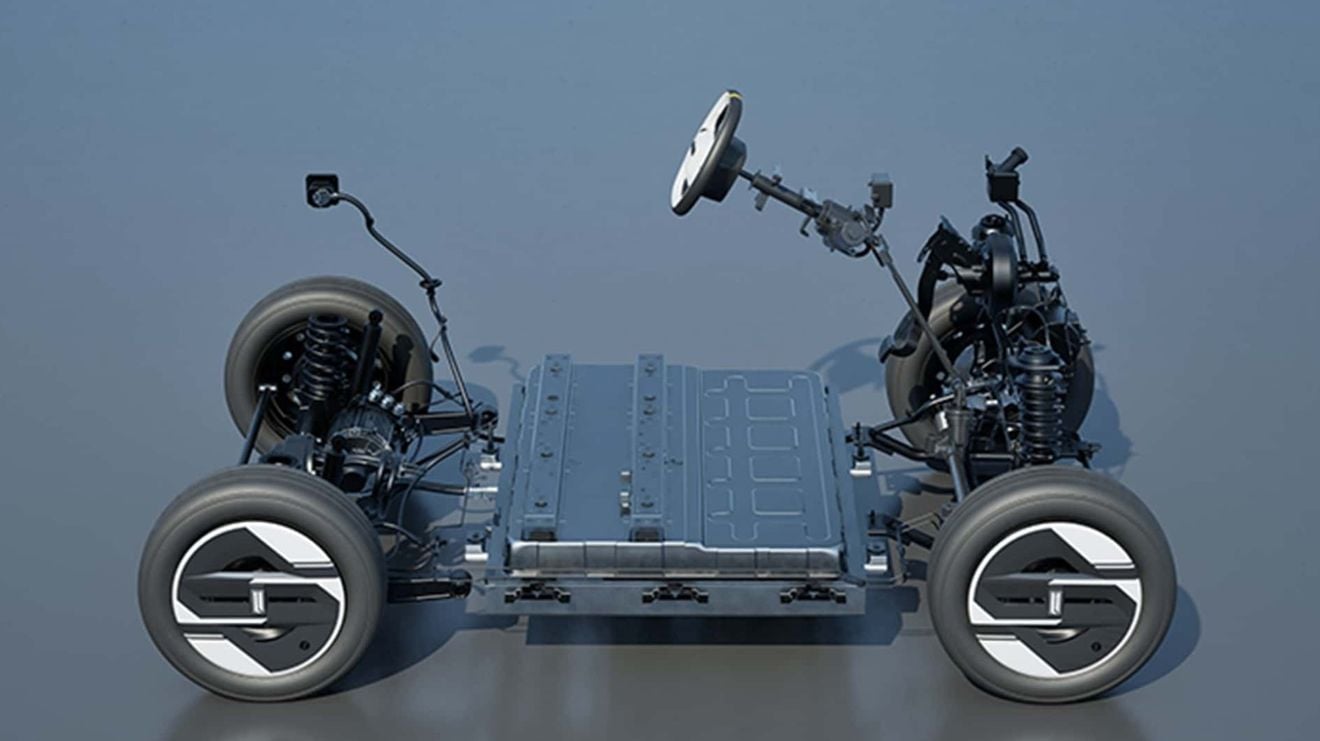 El microcoche eléctrico que no quiere comportarse como un microcoche