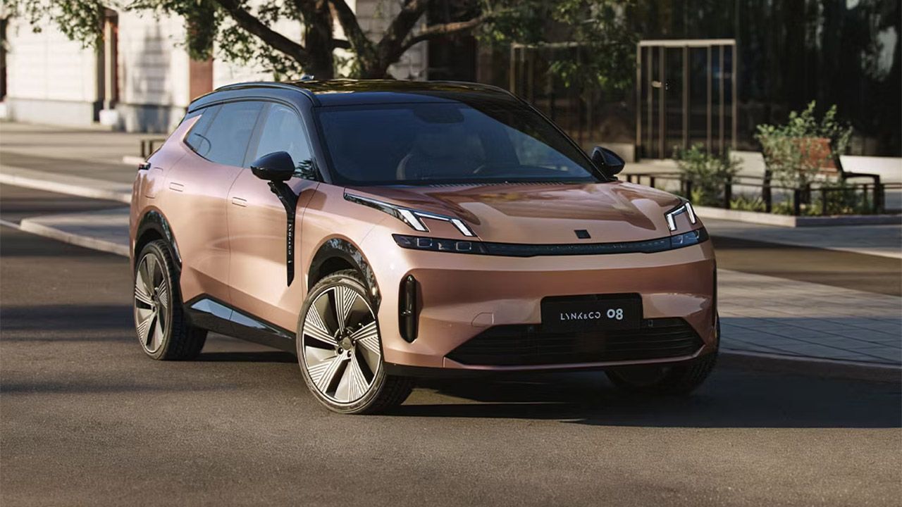 Lynk & Co 08, el híbrido enchufable con más autonomía eléctrica abre pedidos en España a este precio