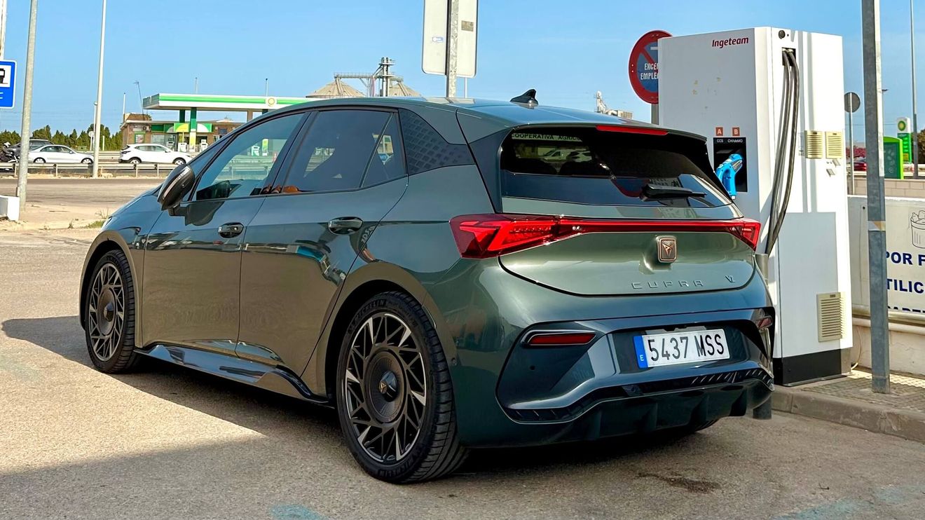 Probamos el CUPRA Born VZ, la versión más redonda del compacto eléctrico español