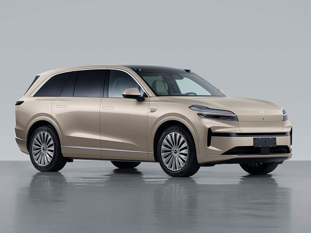 Este SUV eléctrico de 7 plazas, maletero frontal gigante y 600 km de autonomía, cuesta la mitad que sus rivales europeos