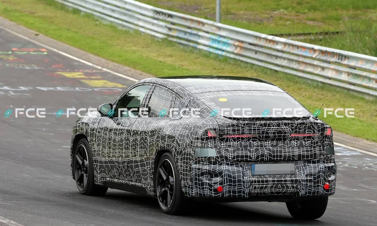 El BMW iX4 continúa su puesta a punto en Nürburgring antes de su debut: así será el nuevo SUV coupé eléctrico de la marca