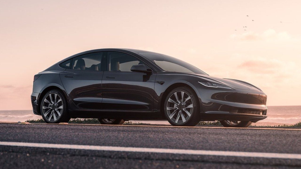 Tesla resurge en un mes histórico, nunca se habían vendido tantos coches eléctricos en España