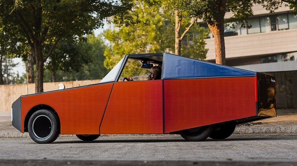 Este coche eléctrico genera más energía de la que necesita para circular