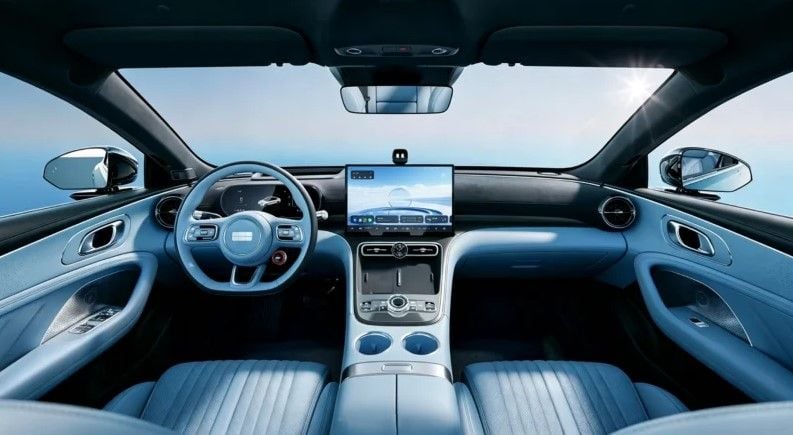 Hasta 725 kilómetros de autonomía para el Geely Galaxy TT, la berlina que fusila el diseño del Xiaomi SU7