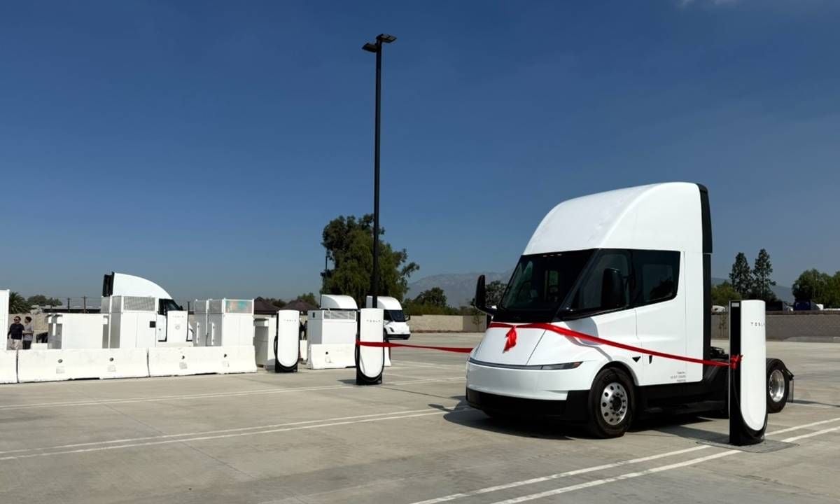 Tesla abre la primera estación pública para el Semi con recargas de hasta 1,2 MW