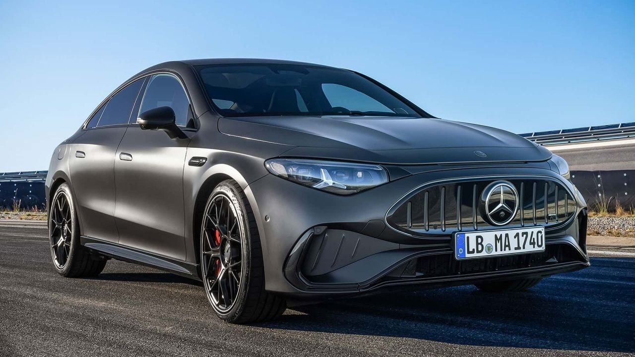 El Mercedes CLA eléctrico pasa por las manos de AMG, que lo convierte en una bestia de tres motores y 680 CV