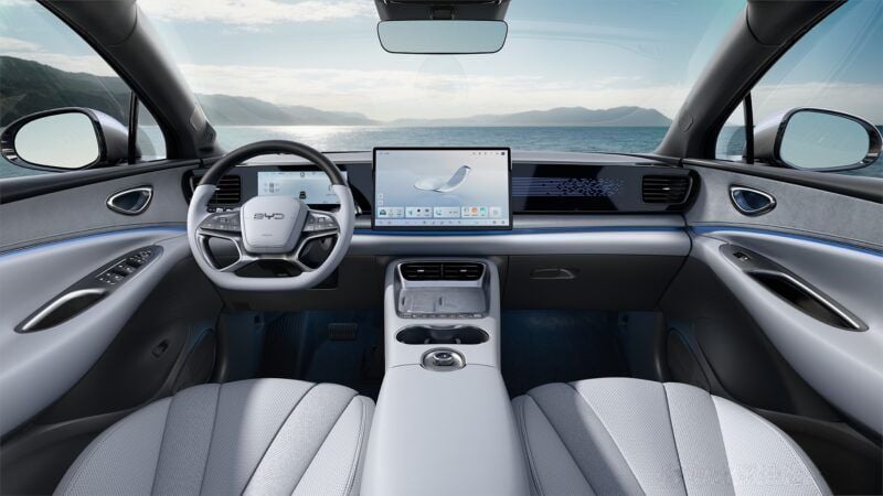 El nuevo BYD Sealion 06 ofrece hasta 605 km de autonomía y un gran maletero