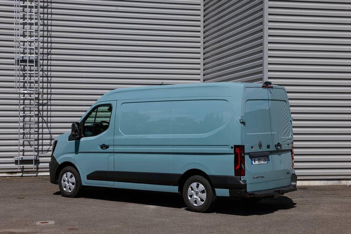 El Renault Master se renueva con nueva batería de 87 kWh y 460 km de autonomía