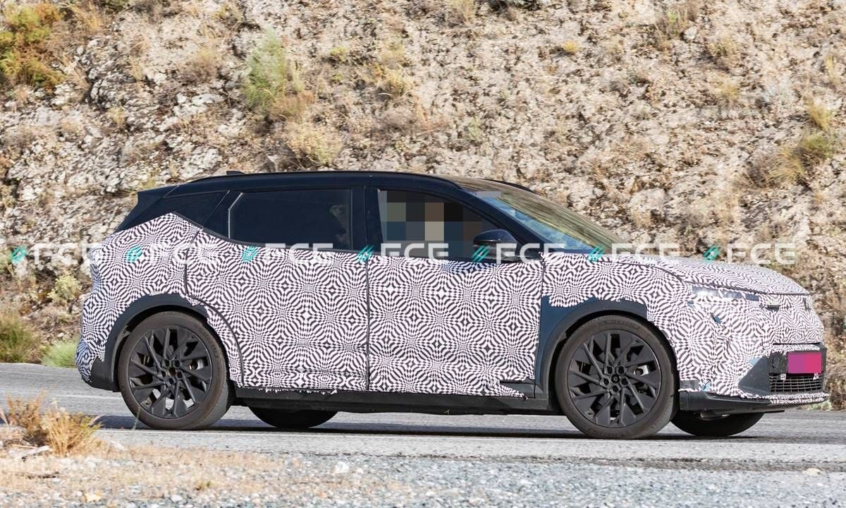 El Renault Scenic 2027 se deja ver por primera vez y apunta a cambios importantes: batería LFP, 92 kWh y 700 km de autonomía