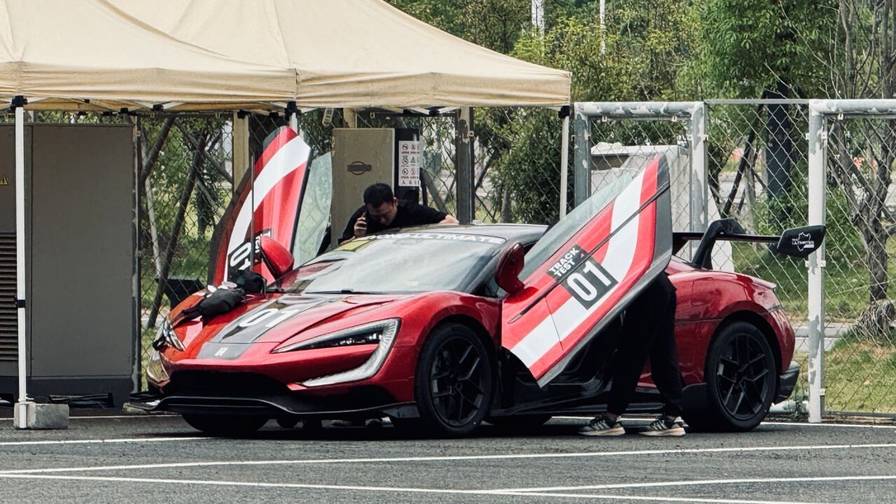 El nuevo hiperdeportivo de BYD se convierte en el eléctrico más rápido del mundo al alcanzar una velocidad máxima de 472 km/h