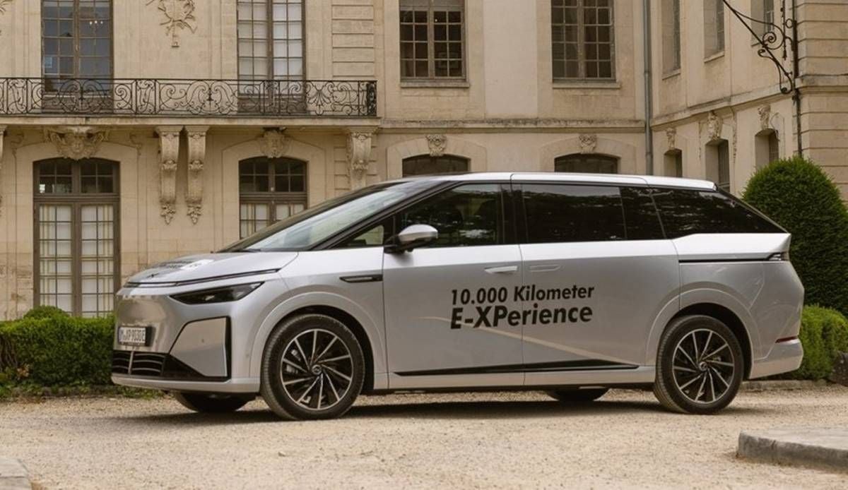 Xpeng X9 llega a Europa: lujo y una carga espectacular pero dos grandes problemas por superar