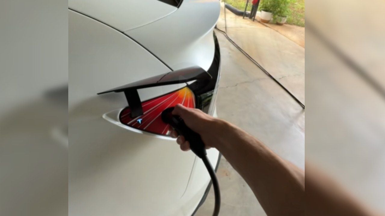 El nuevo Tesla Model Y esconde este Easter Egg con otro guiño a Mario Kart