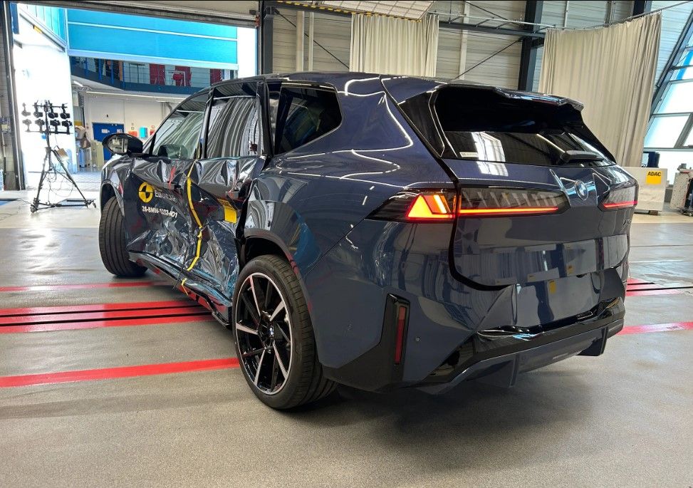 El BMW iX3 arrasa en las nuevas pruebas Euro NCAP y consigue cinco estrellas