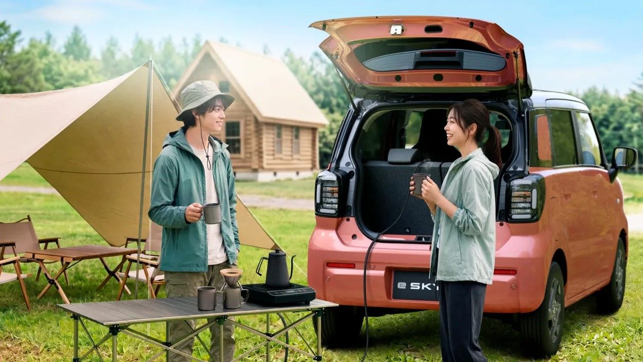 Solo mide 3,40 metros, pesa poco más de 1 tonelada y tendrá 310 km de autonomía: así es el Suzuki eSky