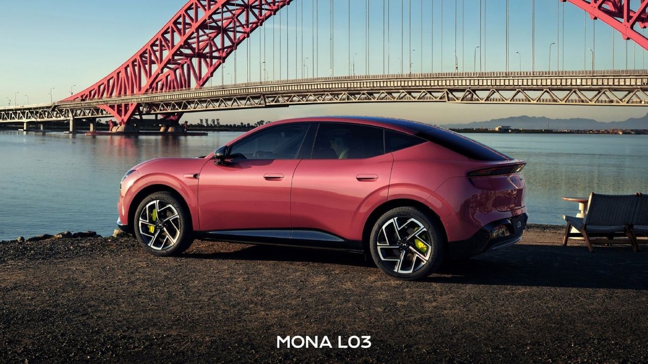 Como un Tesla Model Y, pero a la mitad de precio: XPeng se prepara para lanzar el Mona L03