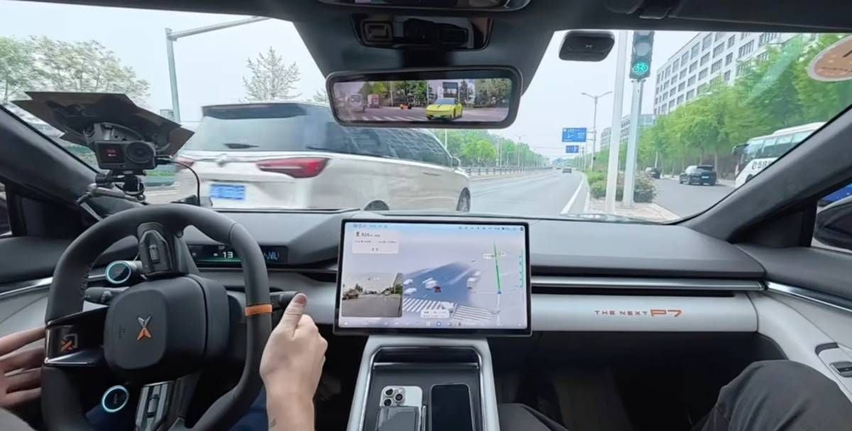 Xpeng desafía a Tesla con su sistema VLA 2.0: conducción autónoma sin intervención