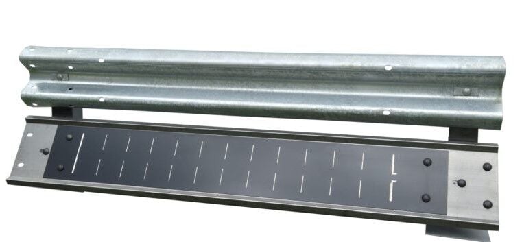 Paneles solares en los quitamiedos: Europa ya prueba una alternativa con gran potencial