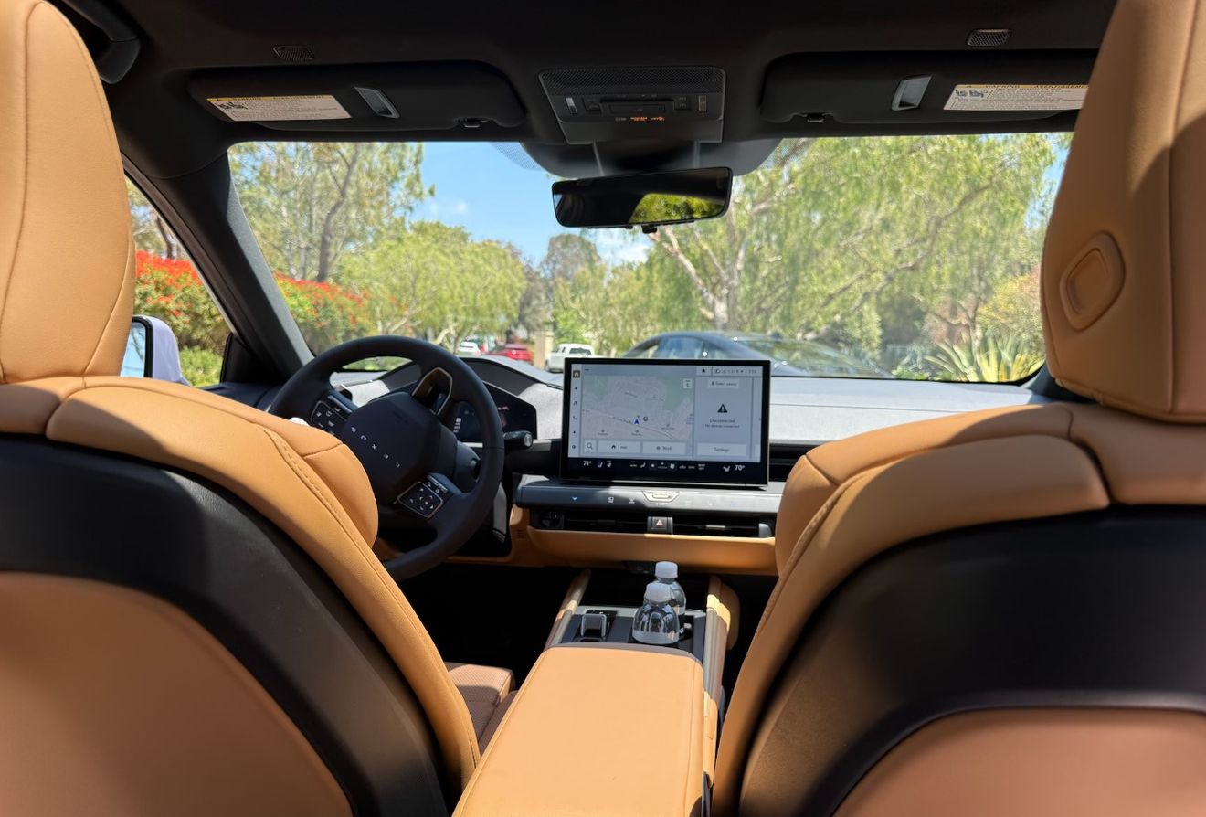 El Lexus ES500e se enfrenta al Volvo ES90: dos grandes berlinas eléctricas con una clara diferencia