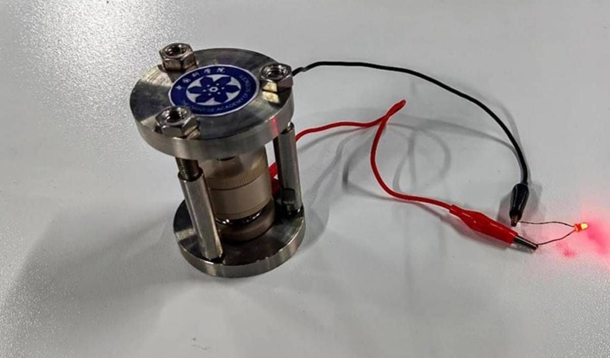 China crea una batería sólida que almacena hidrógeno y electricidad con un 93,9% de eficiencia