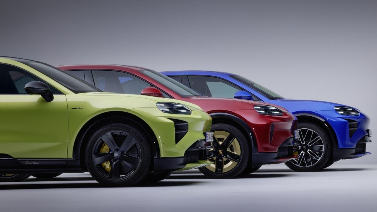 El Porsche Cayenne eléctrico ahora puede cargarse sin cables: llega la carga inalámbrica doméstica